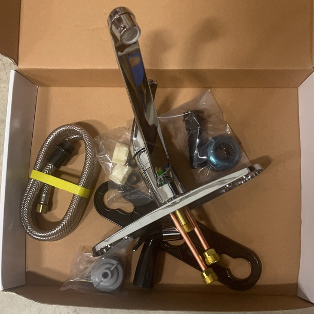 A6870, Kitchen Faucet Single Handle W/Spray Chrome MP52264 52261&