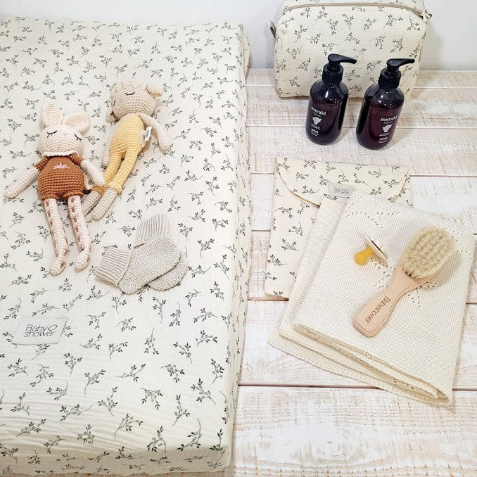 Babyshower – Changing Mat Fitted Sheet – Olive Bloom - Mabel & Fox