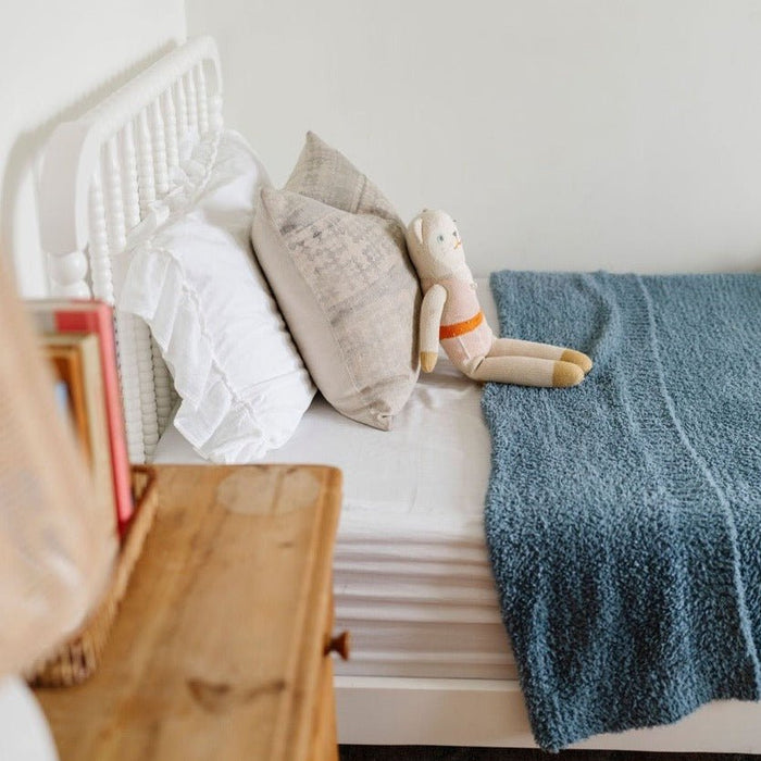 Details of super soft and stretchy, Spruce BAMBONI® TWIN BLANKETS - Saranoni