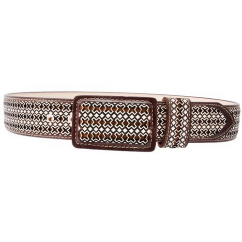 Cinto vaquero café con detalles blancos estilo charro y corte láser, elaborado en piel genuina para hombre.