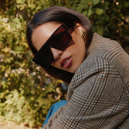 on model - female wearing diff eyewear electra shield sunglasses aubergine & silver flash front view