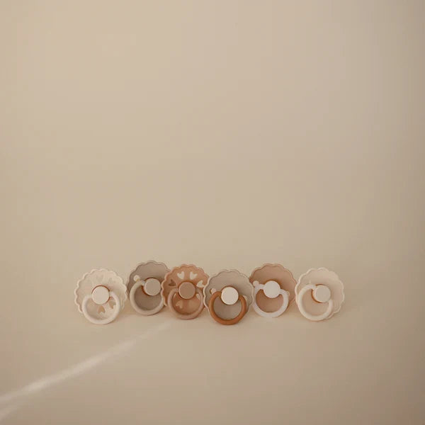 FRIGG - Pacifier - Cinnamon Charm - Size 1 (6 Pack) - Mabel & Fox