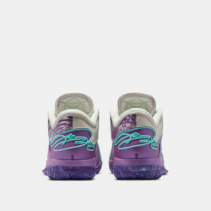Rear view of the Nike LeBron XXII “Frozen Grapes”.