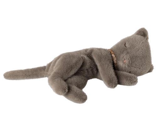 Maileg – Small Sleeping Kitten Plush - Grey - Mabel & Fox