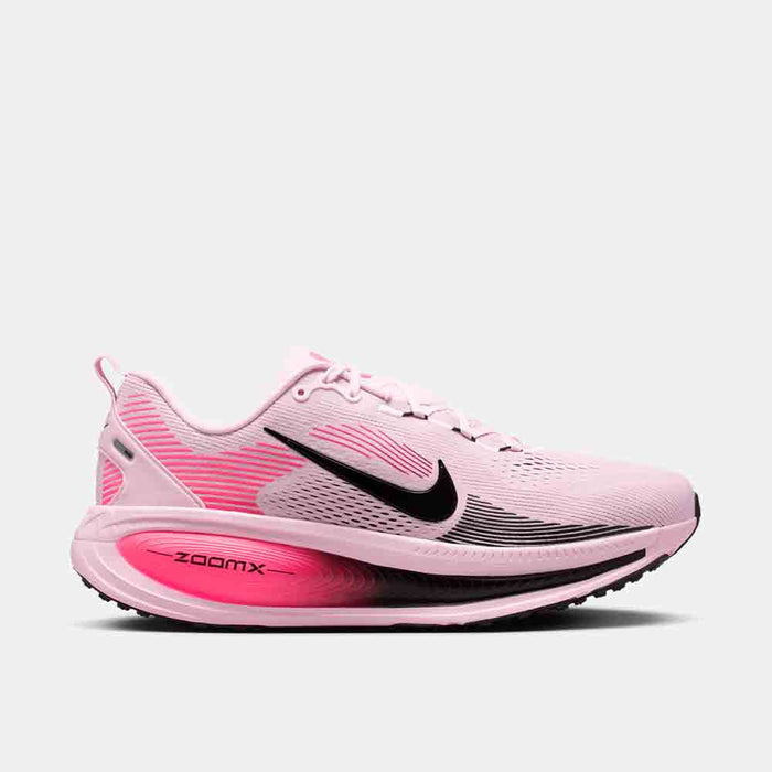 Side view of the Men's Nike Vomero 18.