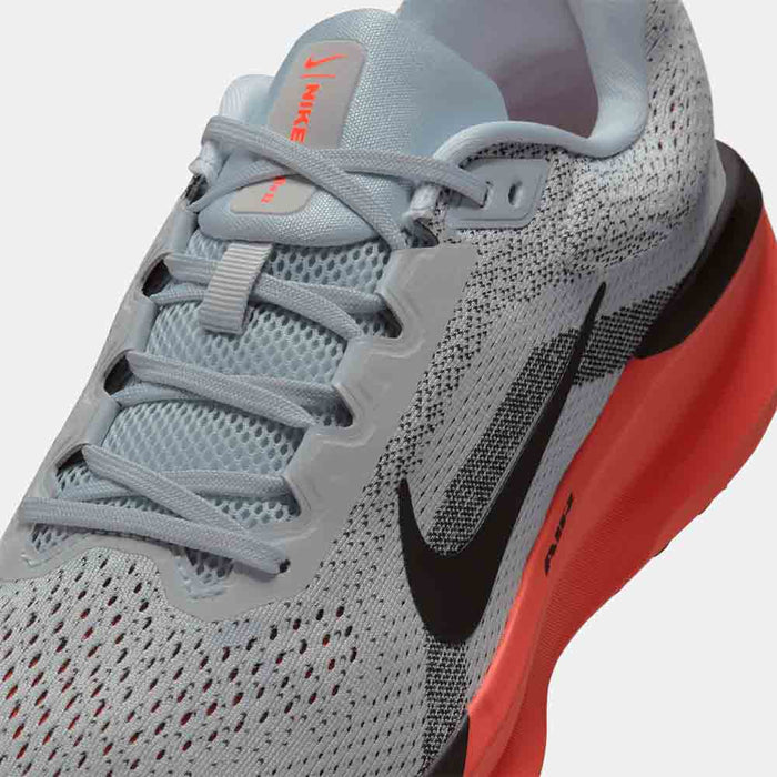 Up close, front view of the Men's Nike Winflo 11.