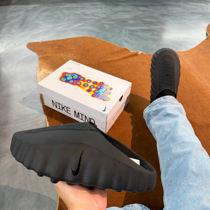 Nike Mind 001 triple black