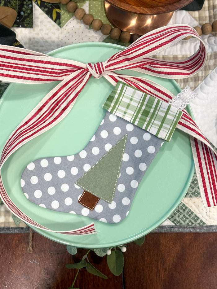 Quick Stitch Stocking (Downloadable Machine Embroidery Pattern)