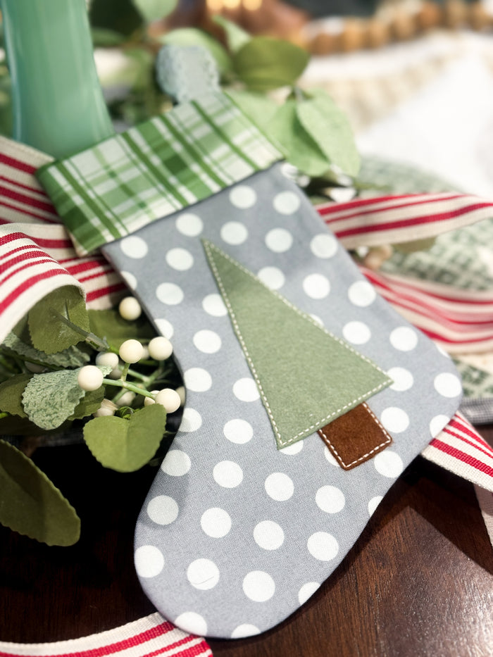 Quick Stitch Stocking (Downloadable Machine Embroidery Pattern)