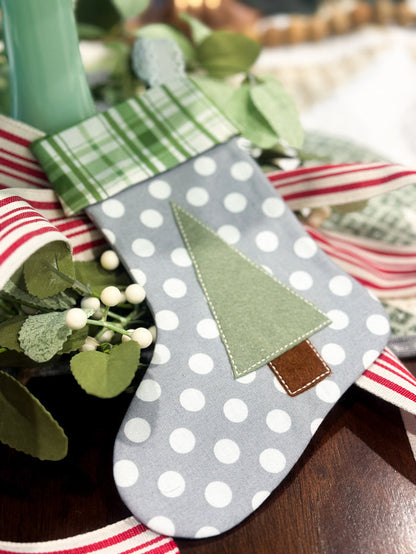 Quick Stitch Stocking (Downloadable Machine Embroidery Pattern)