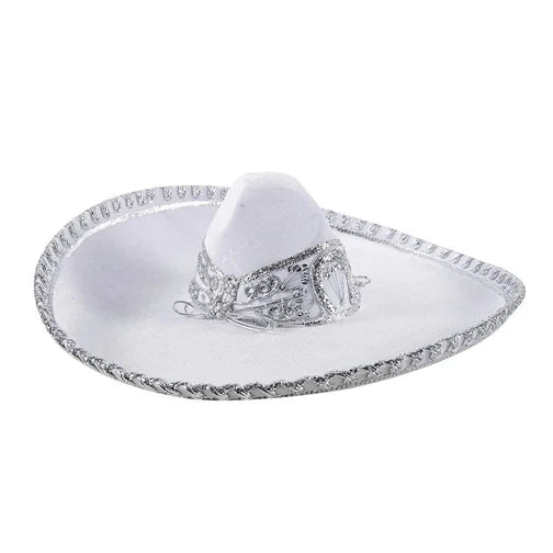 Sombrero charro blanco con detalles plateados elegante artesanal