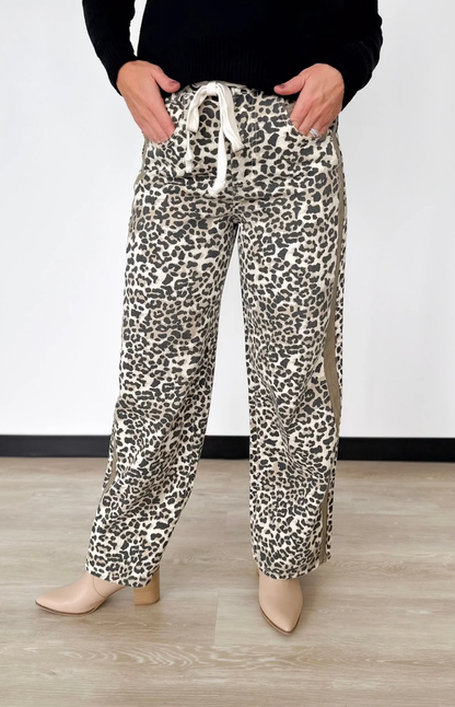 Sophie Contrast Slouchy Straight Leg Leopard Jeans