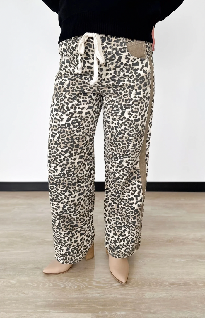 Sophie Contrast Slouchy Straight Leg Leopard Jeans