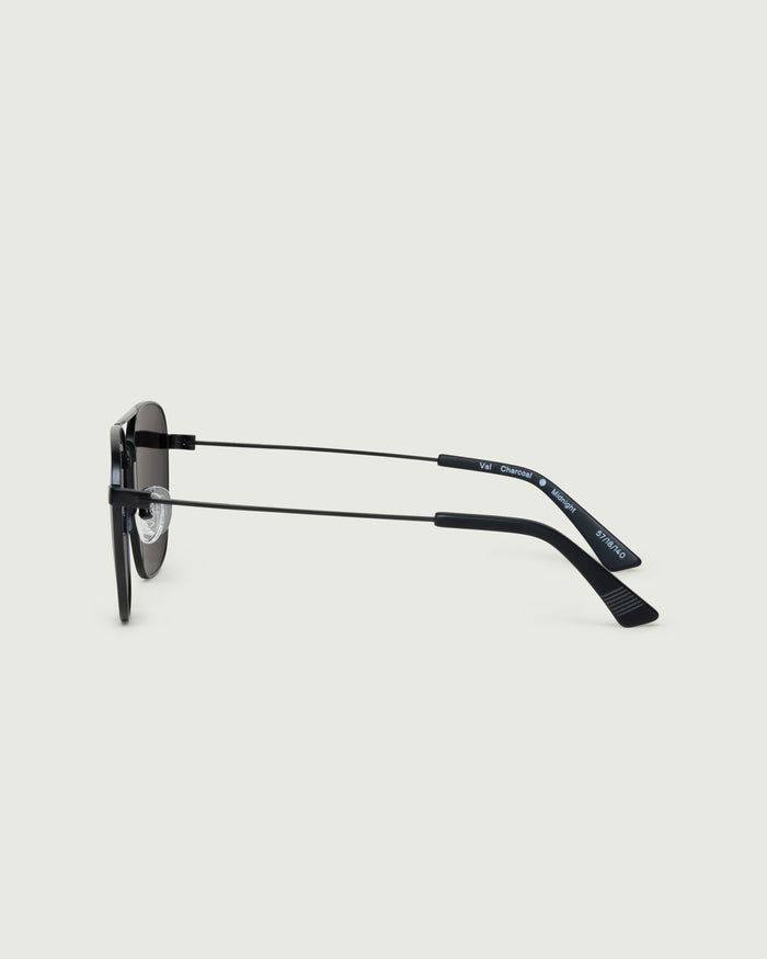 Charcoal Polarized::Val Sunglasses pilot black metal side