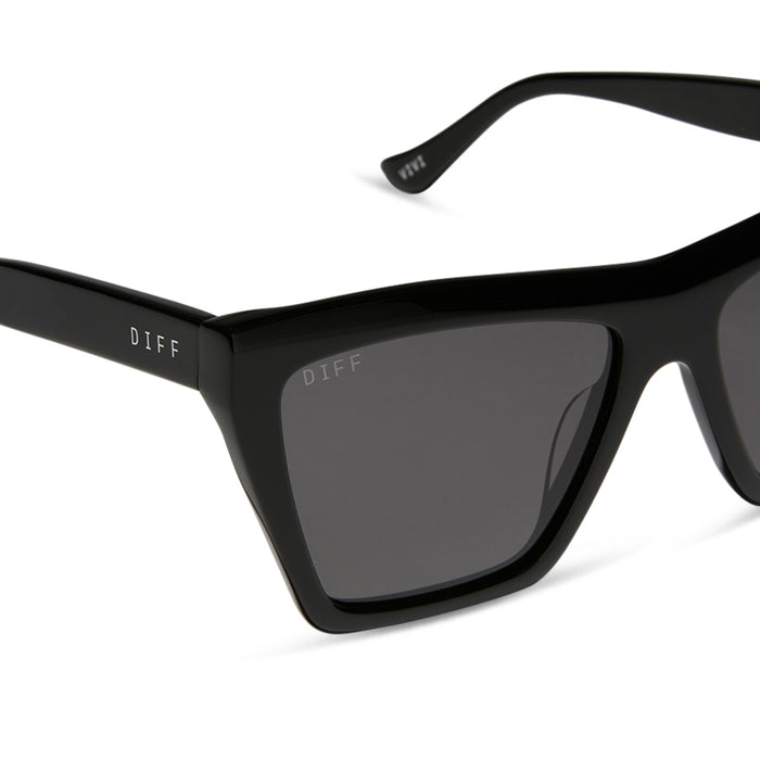 jessie james decker x diff eyewear featuring the vivi cateye sunglasses with a black frame and grey lenses detailed view