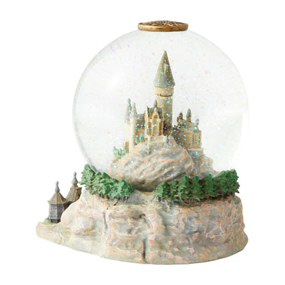 Wizarding World of Harry Potter | Hogwarts Castle w/ Hagrid Hut | Waterball