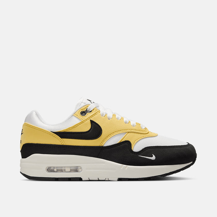 Side view of the Women's Nike Air Max 1 '87 Textile.